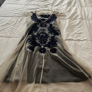 Solitaire navy/cream dress size Xs